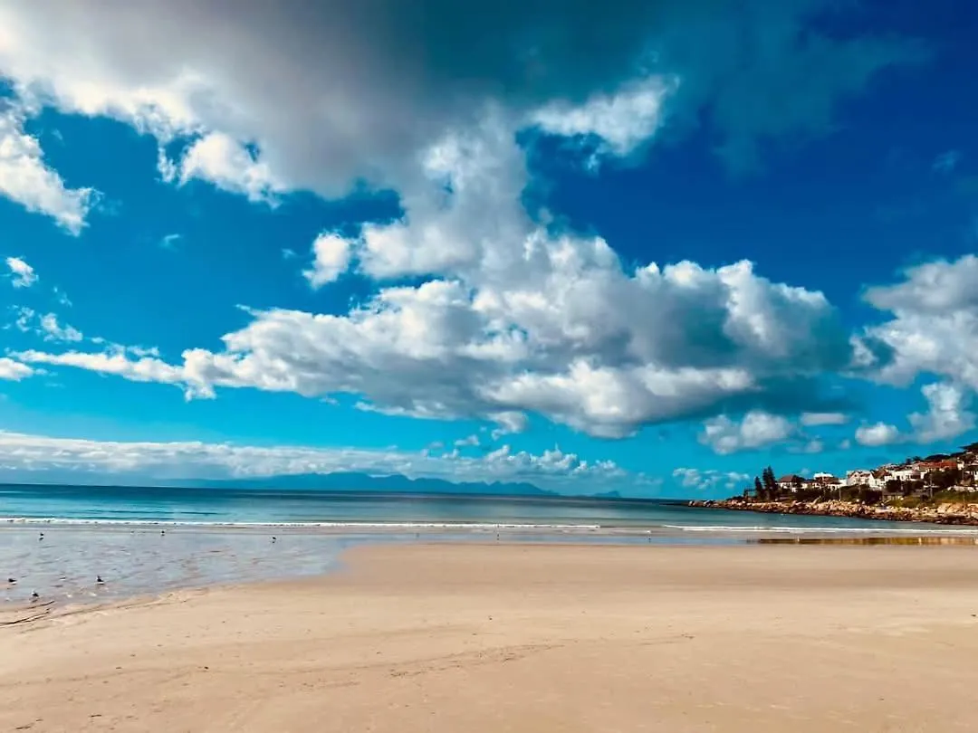Apartment Beach Front Retreat In Fish Hoek