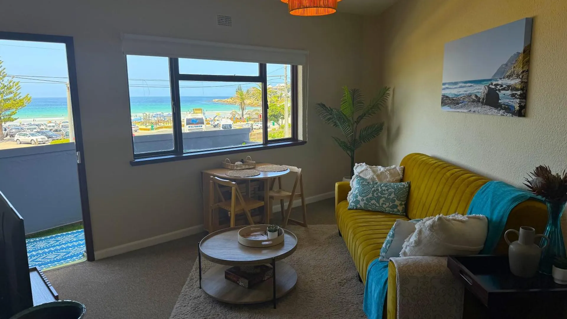 Beach Front Retreat In Fish Hoek Apartment